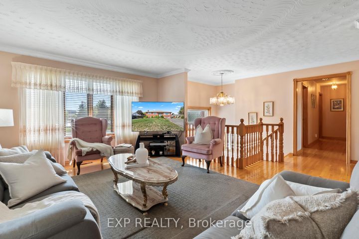 Photo 8 at 592 Taunton Road W, Northwood, Oshawa