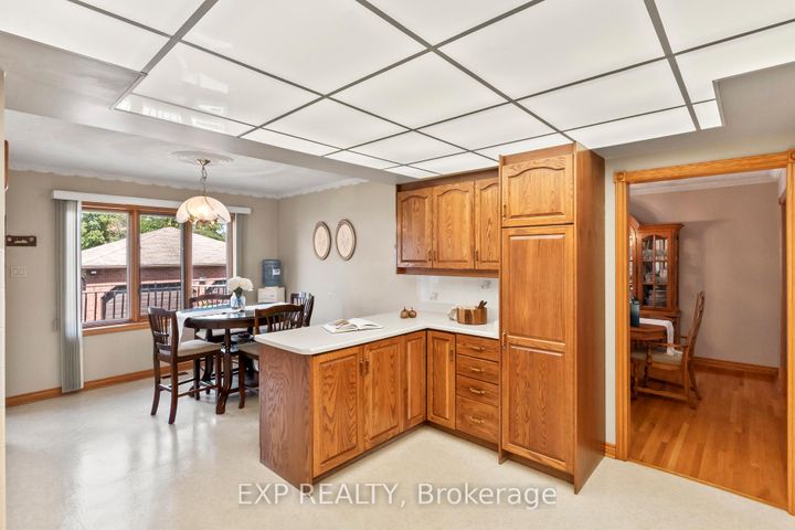 Photo 17 at 592 Taunton Road W, Northwood, Oshawa