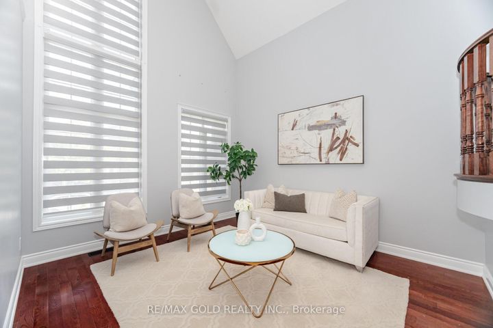 Photo 2 at 32 Eaglesprings Crescent, Bram East, Brampton