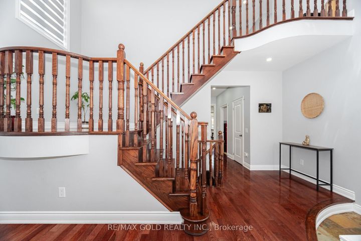 Photo 14 at 32 Eaglesprings Crescent, Bram East, Brampton