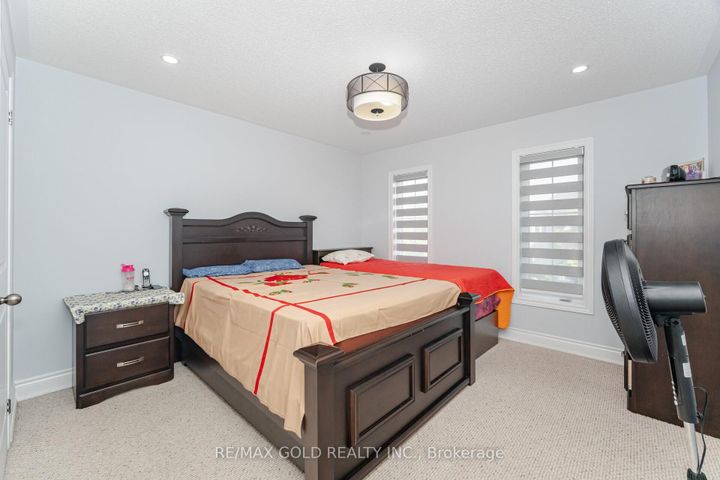 Photo 18 at 32 Eaglesprings Crescent, Bram East, Brampton