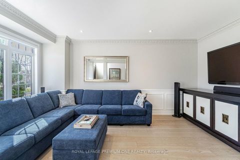 Photo 7 at 60 Julia Valentina Avenue, Sonoma Heights, Vaughan