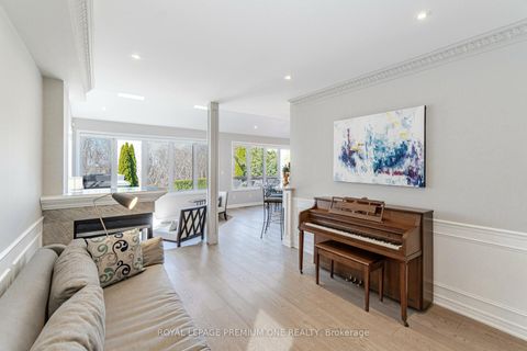 Photo 10 at 60 Julia Valentina Avenue, Sonoma Heights, Vaughan
