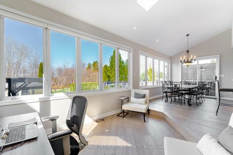 Photo 14 at 60 Julia Valentina Avenue, Sonoma Heights, Vaughan