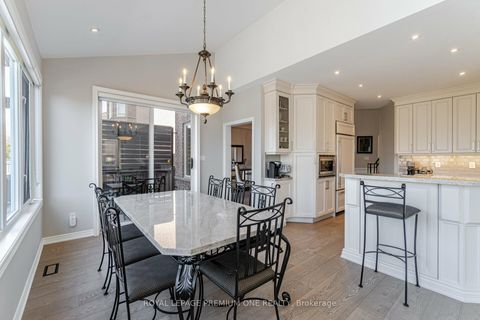 Photo 15 at 60 Julia Valentina Avenue, Sonoma Heights, Vaughan