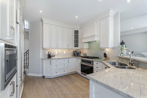 Photo 16 at 60 Julia Valentina Avenue, Sonoma Heights, Vaughan