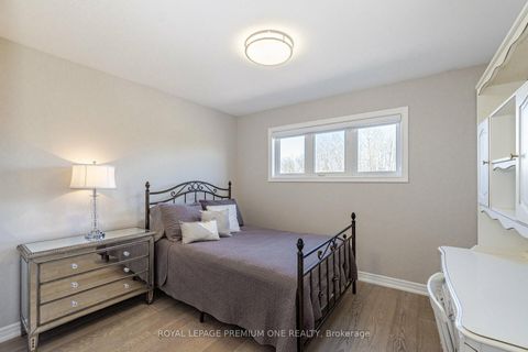 Photo 36 at 60 Julia Valentina Avenue, Sonoma Heights, Vaughan