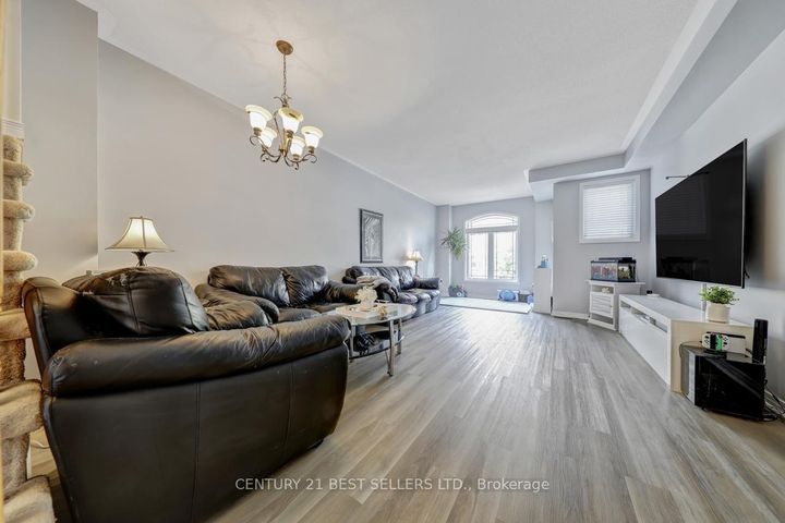 Photo 12 at 52 - 6625 Falconer Drive, Streetsville, Mississauga