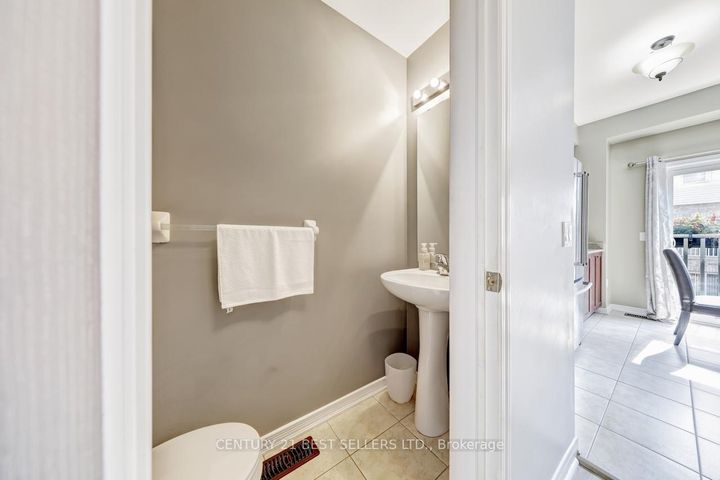Photo 19 at 52 - 6625 Falconer Drive, Streetsville, Mississauga