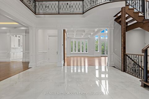 Photo 2 at 2 Poplar Drive, Oak Ridges, Richmond Hill