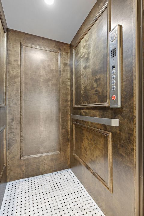 Photo 7 at 2 Poplar Drive, Oak Ridges, Richmond Hill