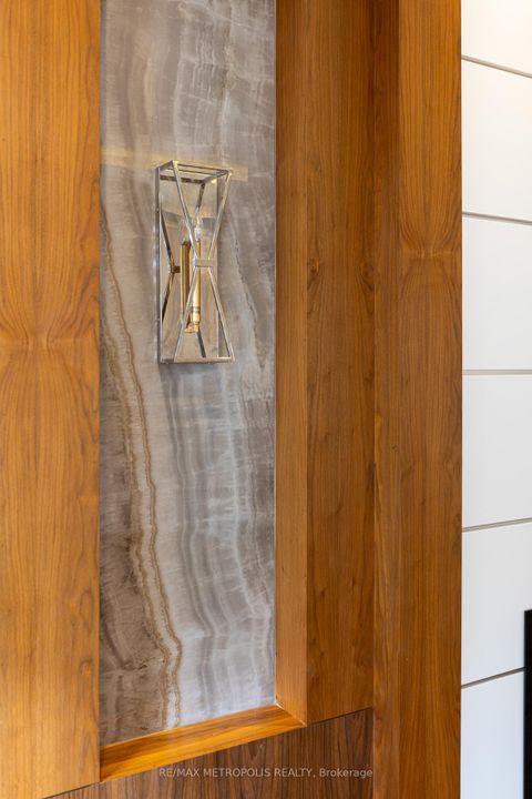 Photo 11 at 2 Poplar Drive, Oak Ridges, Richmond Hill