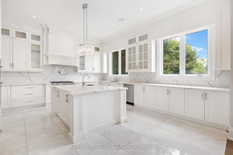 Photo 13 at 2 Poplar Drive, Oak Ridges, Richmond Hill