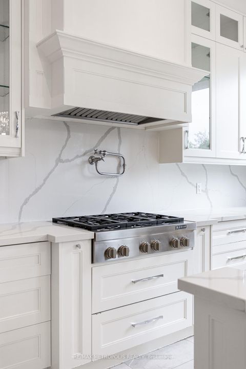 Photo 15 at 2 Poplar Drive, Oak Ridges, Richmond Hill