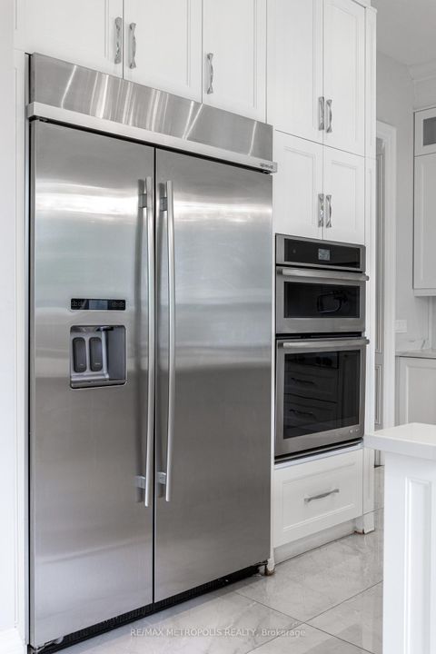 Photo 16 at 2 Poplar Drive, Oak Ridges, Richmond Hill