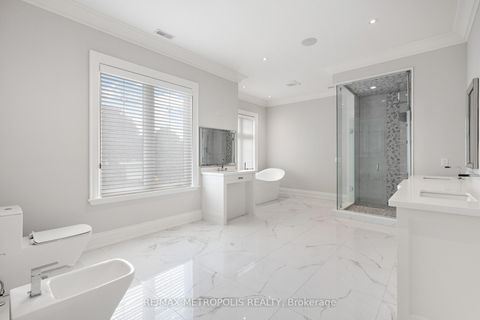 Photo 26 at 2 Poplar Drive, Oak Ridges, Richmond Hill