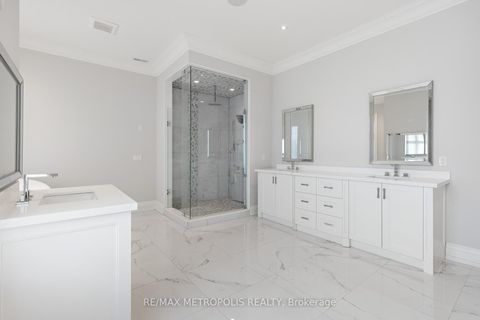 Photo 27 at 2 Poplar Drive, Oak Ridges, Richmond Hill