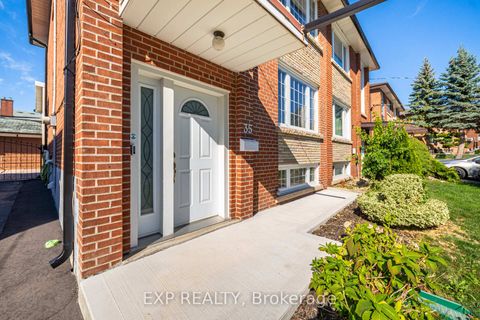 Photo 2 at 35 Clairton Crescent, Smythe, Toronto
