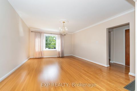 Photo 6 at 35 Clairton Crescent, Smythe, Toronto