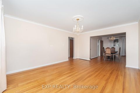 Photo 7 at 35 Clairton Crescent, Smythe, Toronto