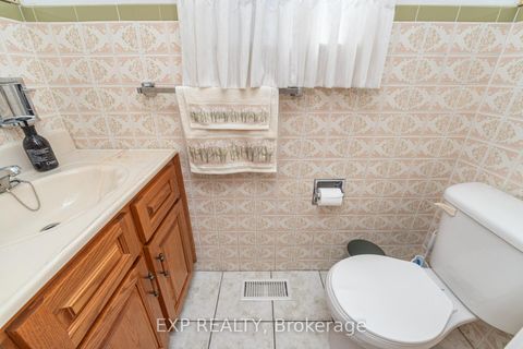 Photo 12 at 35 Clairton Crescent, Smythe, Toronto