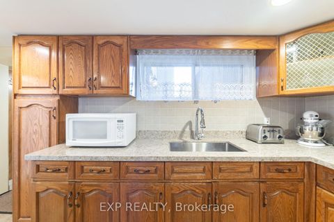 Photo 33 at 35 Clairton Crescent, Smythe, Toronto