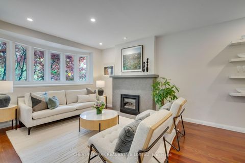 Photo 3 at 16 Inglewood Drive, Moore Park, Toronto