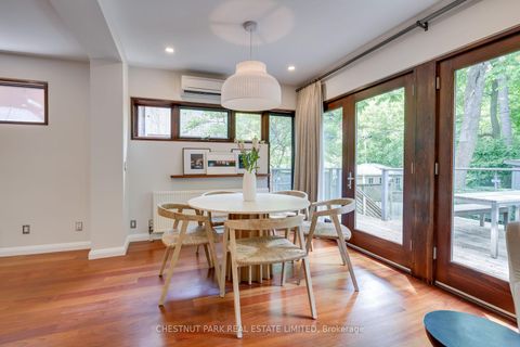 Photo 11 at 16 Inglewood Drive, Moore Park, Toronto