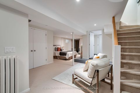 Photo 34 at 16 Inglewood Drive, Moore Park, Toronto