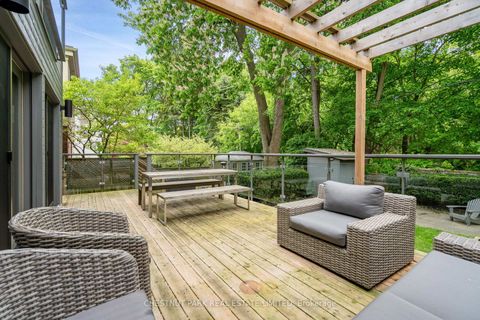 Photo 37 at 16 Inglewood Drive, Moore Park, Toronto