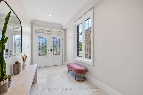 Photo 2 at 20b Leafield Street, L'Amoreaux, Toronto