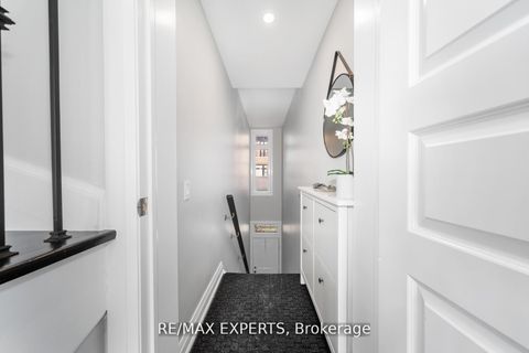 Photo 4 at 40 - 8167 Kipling Avenue, West Woodbridge, Vaughan