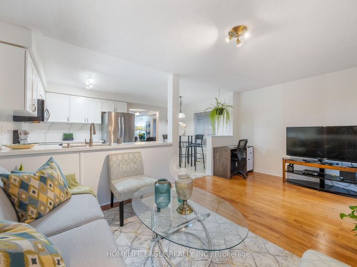 Photo 6 at 14 Corvette Court, Fletcher's Meadow, Brampton