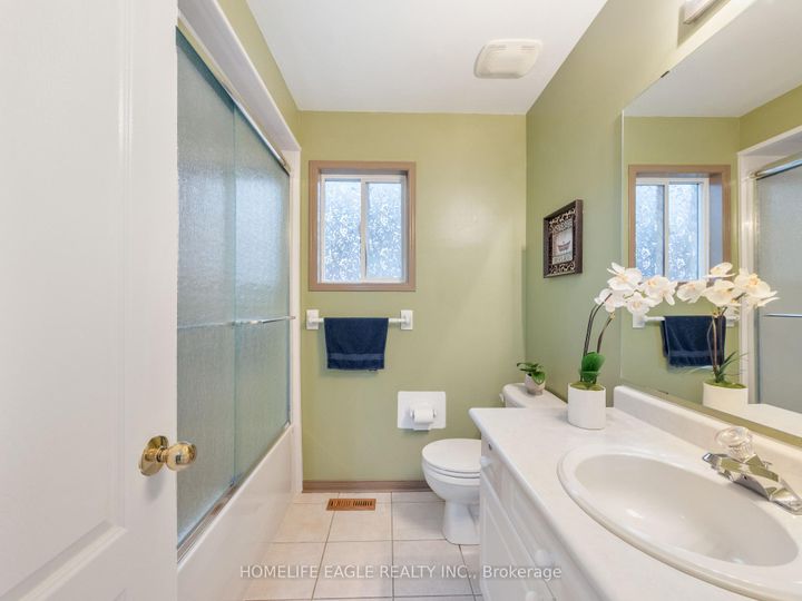 Photo 12 at 14 Corvette Court, Fletcher's Meadow, Brampton