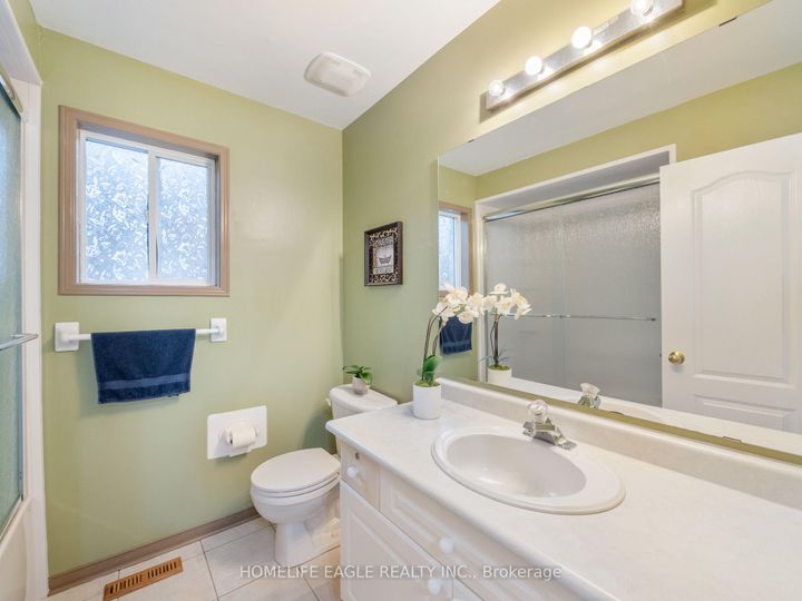 Photo 13 at 14 Corvette Court, Fletcher's Meadow, Brampton