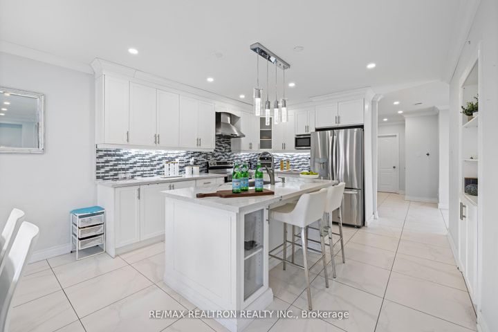 Photo 14 at 1 Emily Court, Oak Ridges Lake Wilcox, Richmond Hill