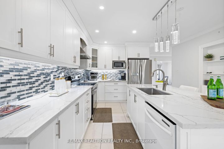 Photo 16 at 1 Emily Court, Oak Ridges Lake Wilcox, Richmond Hill