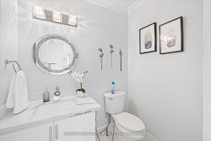 Photo 17 at 1 Emily Court, Oak Ridges Lake Wilcox, Richmond Hill