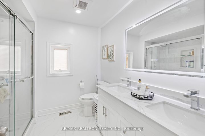 Photo 29 at 1 Emily Court, Oak Ridges Lake Wilcox, Richmond Hill