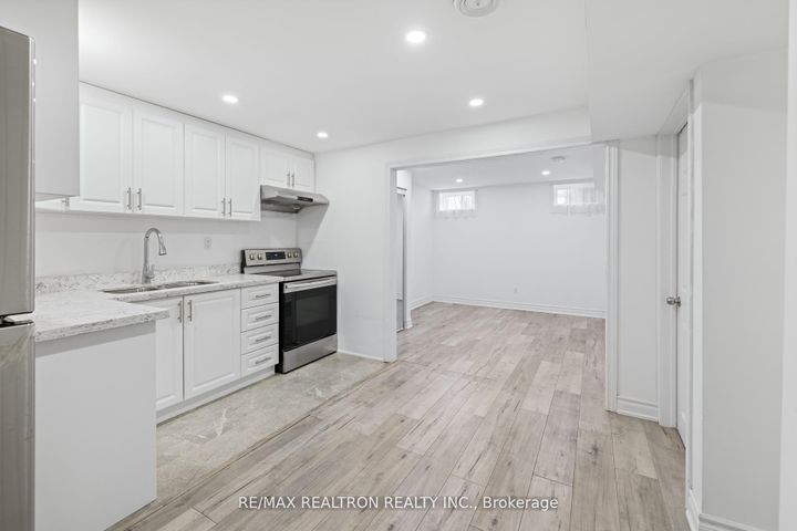Photo 31 at 1 Emily Court, Oak Ridges Lake Wilcox, Richmond Hill