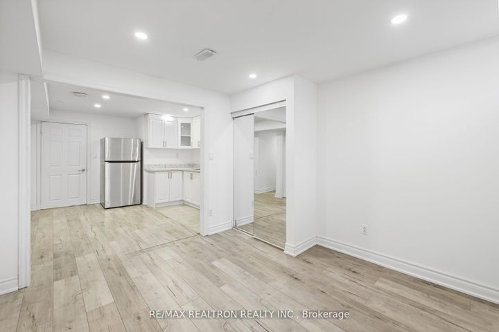 Photo 32 at 1 Emily Court, Oak Ridges Lake Wilcox, Richmond Hill