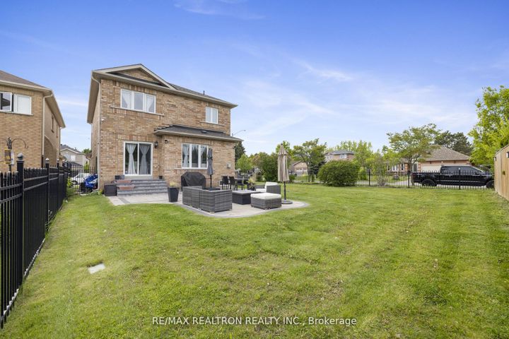 Photo 40 at 1 Emily Court, Oak Ridges Lake Wilcox, Richmond Hill