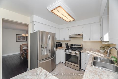 Photo 16 at 354 Darlington Crescent E, London, Newmarket Photo 16 at 354 Darlington Crescent E, London, Newmarket