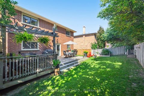 Photo 40 at 354 Darlington Crescent E, London, Newmarket