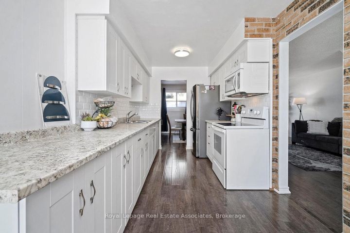 Photo 4 at 44 Village Court, Bram East, Brampton
