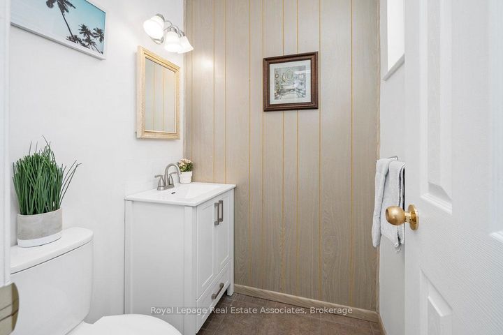 Photo 10 at 44 Village Court, Bram East, Brampton