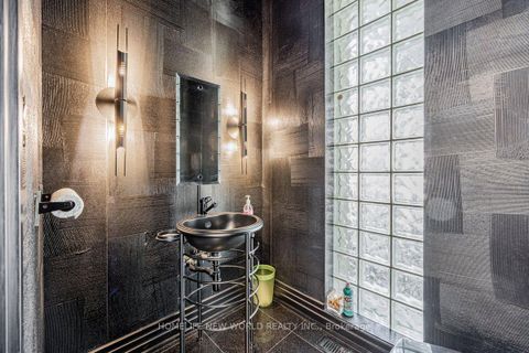 Photo 2 at 5 Abrams Place, Windfields, Toronto