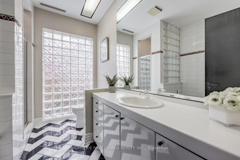 Photo 24 at 5 Abrams Place, Windfields, Toronto