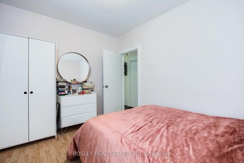 Photo 9 at 203 Virginia Avenue, Lumsden, Toronto