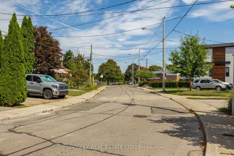 Photo 17 at 203 Virginia Avenue, Lumsden, Toronto